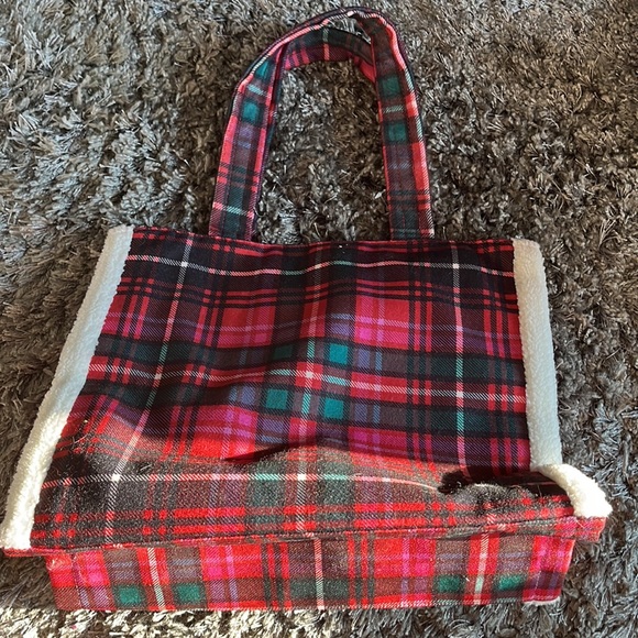 Victoria’s Secret red and green plaid tote bag - Picture 4 of 9